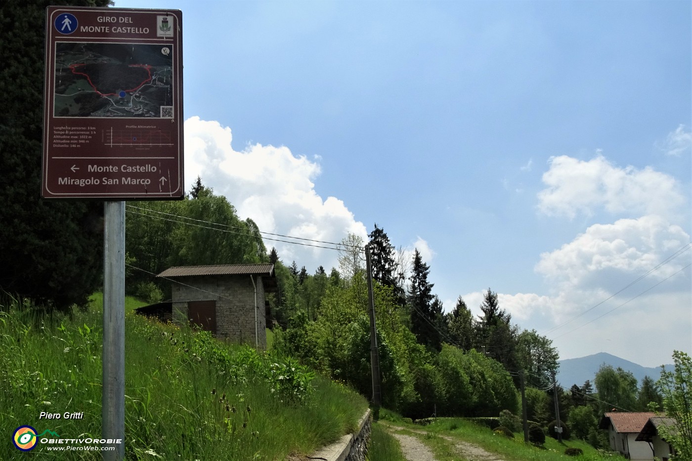 106 Qui ritorno sul 'Giro del Monte Castello' per ritornare a Miragolo S. Marco.JPG